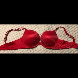 Victoria’s Secret Very Sexy Push Up Bra. 36C. Red.